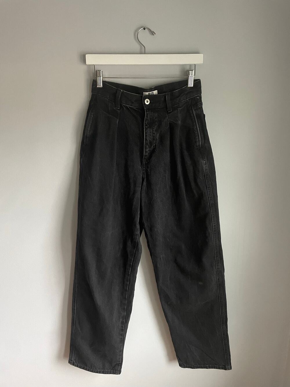 Uniqlo Black Straight Leg Pleated Denim Pants Jeans Waist 23" XS Minimalist